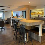 Landgasthaus Zum Kreuz Gbr ايسني ام الغو