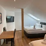 بيت ريفي Landgasthaus Zum Kreuz Gbr ايسني ام الغو