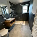 Landgasthaus Zum Kreuz Gbr * ايسني ام الغو