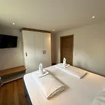 بيت ريفي Landgasthaus Zum Kreuz Gbr ايسني ام الغو
