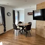 Landgasthaus Zum Kreuz Gbr بيت ريفي *