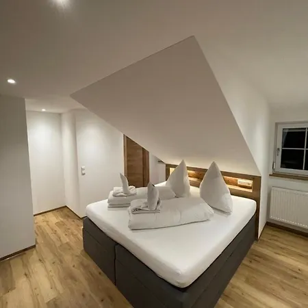 Landgasthaus Zum Kreuz Gbr *