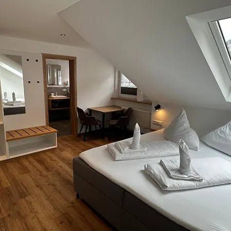 Landgasthaus Zum Kreuz Gbr *