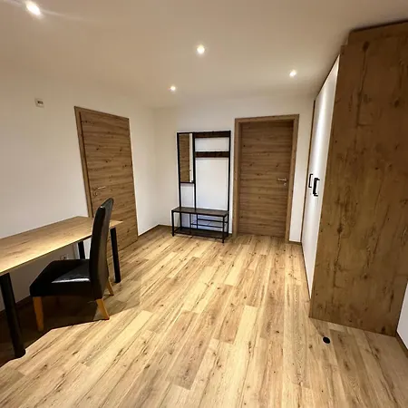 Landgasthaus Zum Kreuz Gbr بيت ريفي ايسني ام الغو