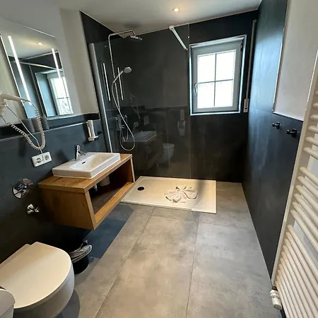 Landgasthaus Zum Kreuz Gbr * Isny im Allgäu